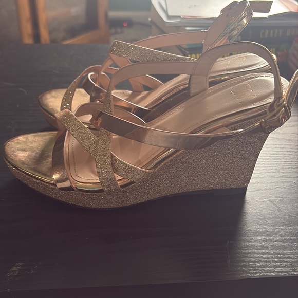 Heels - Picture 2 of 4